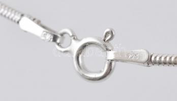 Ezüst(Ag) kígyó nyaklánc, korpuszos kereszt függővel, jelzett, h: 60 cm, 3,9×1,4 cm, nettó: 5,7 g
