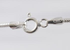 Ezüst(Ag) kígyó nyaklánc, kutyusos függővel, jelzett, h: 41,5 cm, 1,8×1 cm, nettó: 4,2 g