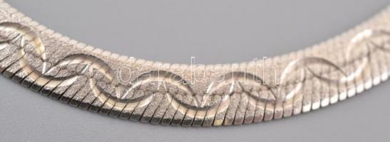Ezüst(Ag) hullámmintás lapos kígyó karkötő, jelzett, h: 19,5 cm, nettó: 6,1 g