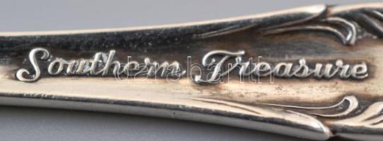 Ezüst(Ag) kagyló formájú kanál, jelzett, h: 15,3 cm, nettó: 29,3 g