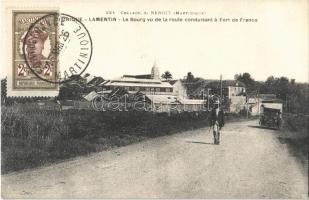 Lamentin, Le Bourg vu de la route conduisant a Fort de France / road, automobile