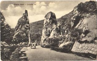 1934 Torda, Turda; Leánykő, Leányka-kő, út az Aranyos völgyben, automobil / Valea Ariesului, Piatra fetei / valley road, rock, automobile (kopott sarkak / worn corners)