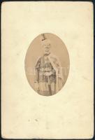 cca 1910 Fiatal fiú jelmezben, keményhátú jelzetlen fotó, 16×11 cm