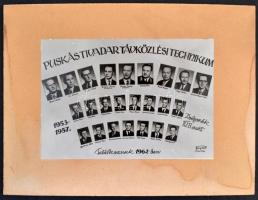 1957 Puskás Tivadar Távközlési Technikum 1957-es végzős IV. B osztálya, tablófotó kartonon, foltos, ...