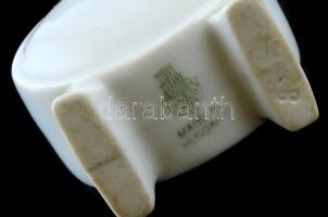 Zsolnay mini kulacs, fehér mázas porcelán, jelzett, apró gyári repedéssel, m: 7,5 cm
