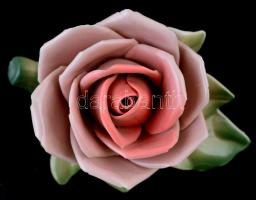 Ens porcelán rózsa, kézzel festett, jelzett, apró lepattanásokkal, 9×6 cm