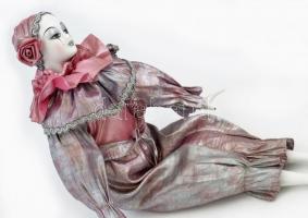 Porcelán kezű, fejű, lábú baba, kopásnyomokkal, m: 37 cm