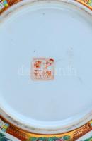 Jelzett kínai "Famille rose" tál, kézzel festett, apró kopásnyomokkal, d: 18 cm