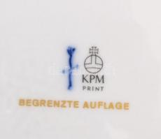 Karácsonyi porcelán fali tál, 2 db, jelzett, hibátlan, eredeti dobozában, d: 19,5 cm