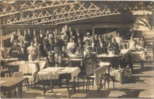 Herkulesfürdő, Baile Herculane; vendéglő udvara / garden of the restaurant. Atelier Salgó, photo (EK)