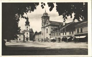 Rozsnyó, Roznava; Fő tér, Schnitzer üzlete, Első Gömörmegyei Temetkezési Intézet, Sajó-Vidék könyvnyomda / main square, shops, funeral company, publishing house