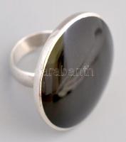 Ezüst(Ag) gyűrű, fekete díszítéssel, jelzett, méret: 53, bruttó: 13,5 g