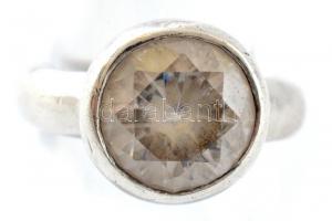 Ezüst(Ag) gyűrű, cirkónia kővel, jelzett, méret: 49, bruttó: 5,4 g