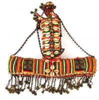 Díszes, kézzel szőtt borítású ivókulacs. 25x20 cm