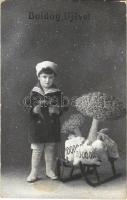 1915 Boldog újévet! / New Year, child with bags of money