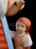 Zsolnay kenyérszelő asszony, kézzel festett, jelzett (Sinkó András), apró kopásokkal, m: 30,5 cm