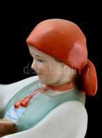 Zsolnay kenyérszelő asszony, kézzel festett, jelzett (Sinkó András), apró kopásokkal, m: 30,5 cm