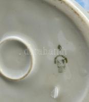 Zsolnay kenyérszelő asszony, kézzel festett, jelzett (Sinkó András), apró kopásokkal, m: 30,5 cm