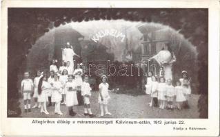 1913 Máramarossziget, Sighetu Marmatiei; Allegórikus élőkép a Kálvineum estén június 22-én. Hoffmann és Kronovitz kiadása / Allegorical live image at the night of the school (EK)