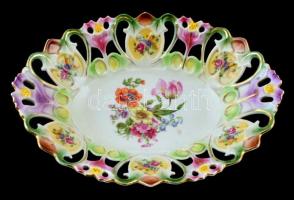 Jelzés nélkül: Áttört kínáló tál . Matricás, jelzett, kopásokkal 28x21 cm.