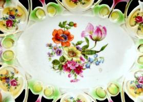 Jelzés nélkül: Áttört kínáló tál . Matricás, jelzett, kopásokkal 28x21 cm