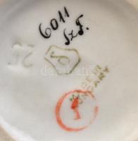 4 db porcelán figura: Drasche, egyéb. Kis kopásokkal