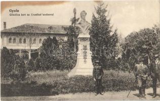 Gyula, Göndöcs kert az Erzsébet szoborral (fl)