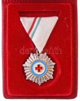 ~1980-1990. Vöröskeresztes Tevékenységért Kitüntetés ezüst fokozata eredeti tokban miniatűrrel T:2