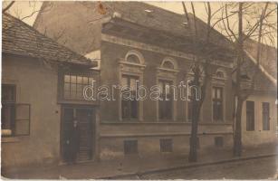1925 Budapest III. Óbuda, Latzkovits ház. Kerék utca 45. photo (gyűrődés / crease)