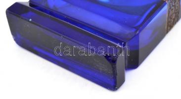 Art deco kék üveg kínáló készlet, egyik vázácskán kis lepattanással