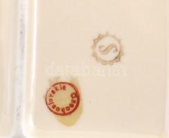 Jelzett, csehszlovák (1920-as évek) porcelán ékszertartó doboz, kézi festéssel. Kopásnyomokkal. 13x1...