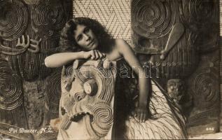 New Zealand Poi dancer