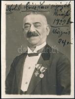 1922 36. Rácz Laci (1867-1943) világhírű magyar cigányprímás (apjának 36. gyermeke), feliratozott fotó, pecséttel jelzett, 8×6 cm