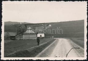 1941 Viadukt Volócnál (Volovec, Kárpátalja), feliratozott fotó, 5,5×8 cm