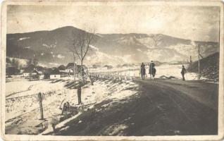 1917 Gyimesbükk, Ghimes-Faget (Gyimes, Ghimes); téli táj lovaskatonákkal / WWI K.u.K. military, winter, cavalrymen. photo (gyűrődések / creases)