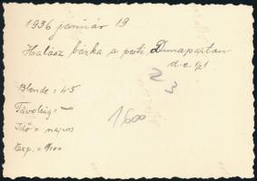 1936 Halászbárka a pesti Duna-parton, hátoldalon feliratozott fotó, 9×6 cm