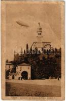 Udine, Campanile del Castello da Piazza Umberto I / castle, airship (EB)