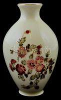 Zsolnay virágmintás porcelán váza, kézzel festett, jelzett, máz alatti repedésekkel, m: 15 cm