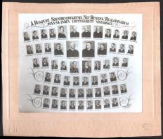 1933-1934 A Budapesti Szentbenedekrendi Szent Benedek Reálgimnázium 1933-1934-ben érettségizett növendékei, kartonra kasírozva, 16,5×20,5 cm