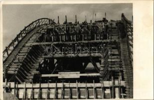 1954 Hajdúszoboszlói csatorna, vasbeton híd szerelése. photo (ragasztónyom / gluemark)