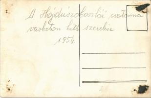 1954 Hajdúszoboszlói csatorna, vasbeton híd szerelése. photo  (ragasztónyom / gluemark)