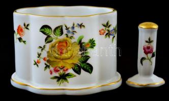 Herendi virág mintás porcelán cigaretta tartó és csikknyomó, kézzel festett, jelzett, apró kopásnyomokkal, 8x5x5 cm, m: 5 cm