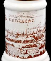 Buda fametszetű képével illusztrált fém fedeles korsó 17 cm