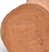 Nagy Ferenc (1920-1998): Asszony imakönyvvel, fa, jelzett, m: 37 cm