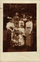 1907 Esztergom, családi fotó gyerekekkel. photo