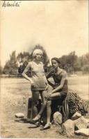 1930 Balatonalmádi, Almádi; pár korabeli fürdőruhában. Vitéz Mészáros fényképész, photo