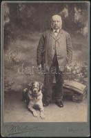 cca 1910 Bécsi kutya és gazdája, K. Aichinger bécsi műtermében készült, vintage fotó, 16,3x10,8 cm