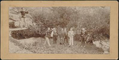 cca 1914 Katonák puskával és civilekkel, 9,6x18,6 cm