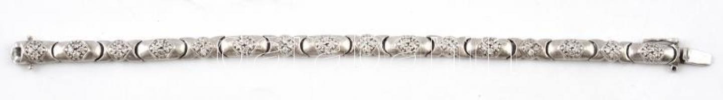 Ezüst(Ag) masszív virágmintás köves karkötő, jelzett, h: 19,5 cm, bruttó: 17,3 g