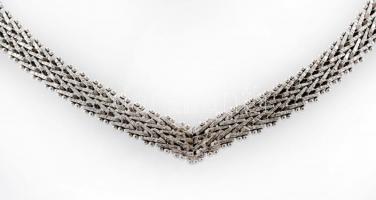 Ezüst(Ag) fonott mintás masszív nyaklánc, jelzett, h: 46 cm, nettó: 36,5 g